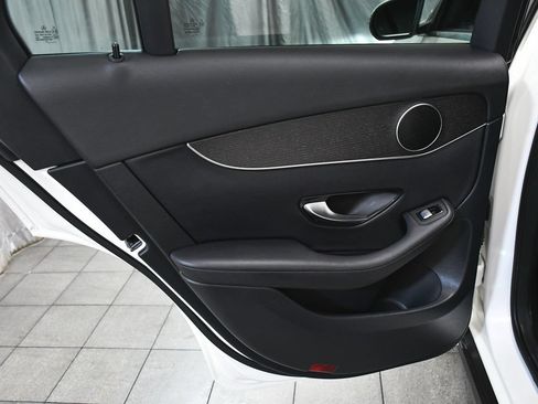 Used 2021 Mercedes-Benz GLC 300 4MATIC image 12