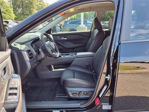 Certified 2025 Nissan Rogue SV w/ Rock Creek Premium Package image 4