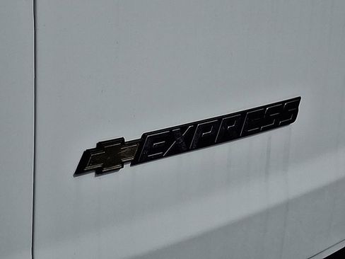 New 2025 Chevrolet Express 3500 w/ Driver Convenience Package RWD image 15