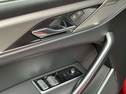 Used 2023 Jaguar F-PACE R-Dynamic S image 20