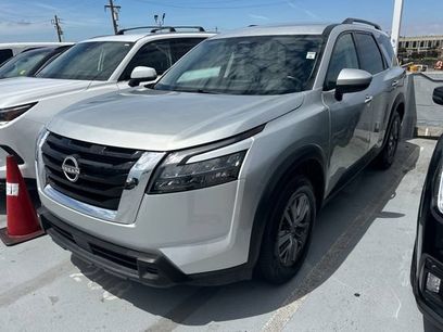 Used 2024 Nissan Pathfinder SV