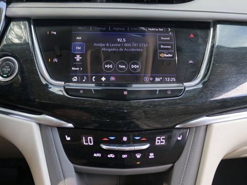 Used 2021 Cadillac XT6 Premium Luxury image 24