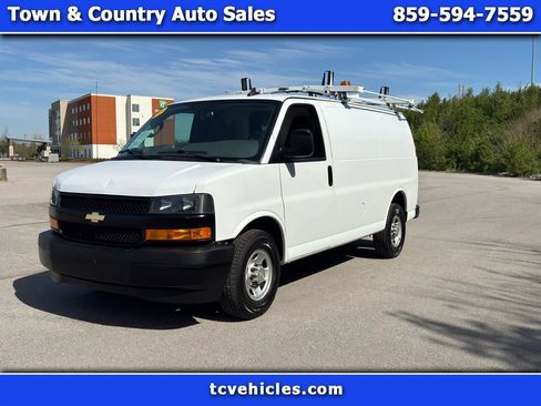 Used 2018 Chevrolet Express 2500 RWD image 1