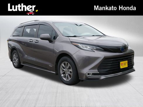 Used 2021 Toyota Sienna XLE w/ XLE Plus Package AWD/4WD image 1