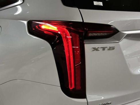 Used 2023 Cadillac XT6 Premium Luxury w/ Technology Package AWD/4WD image 11