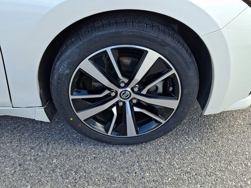 Used 2021 Nissan Maxima 3.5 SV w/ Floor Mat Group image 9