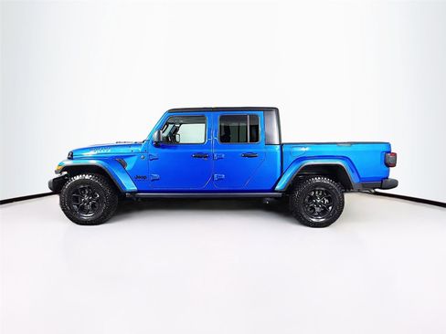 Used 2025 Jeep Gladiator Sport AWD/4WD image 4