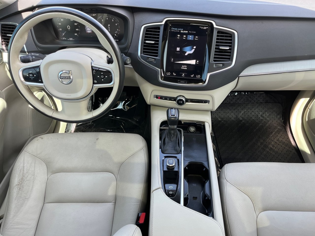 Used 2022 Volvo XC90 T5 Momentum AWD/4WD image 12
