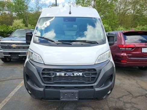 Used 2024 RAM ProMaster 2500 w/ Convenience Group FWD image 2