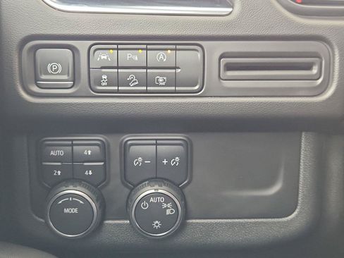 Certified 2024 Chevrolet Tahoe Z71 w/ Luxury Package AWD/4WD image 17