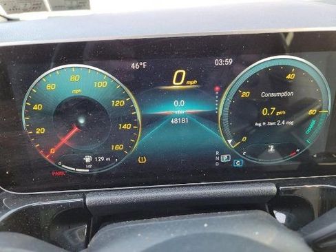 Used 2021 Mercedes-Benz GLA 250 4MATIC w/ Premium Package image 8