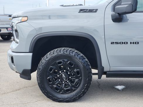 Used 2024 Chevrolet Silverado 2500 LTZ w/ LTZ Plus Package AWD/4WD image 9