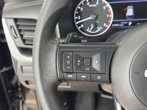 Used 2024 Nissan Rogue S FWD image 26