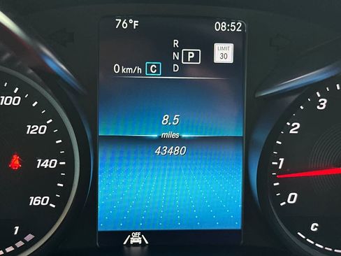 Used 2022 Mercedes-Benz GLC 300 4MATIC image 30