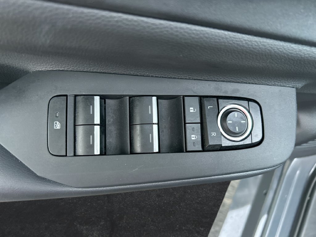 Certified 2025 Toyota Prius Plug-In Hybrid FWD image 13