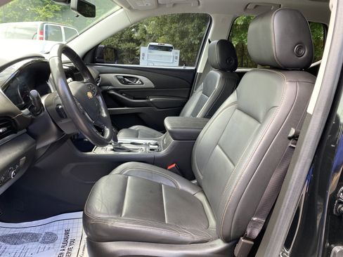 Used 2020 Chevrolet Traverse LT w/ LT Premium Package FWD image 36