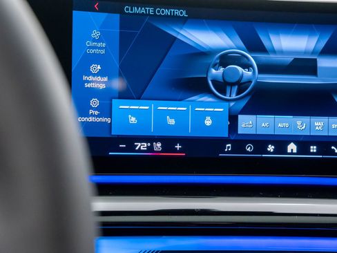 Used 2026 BMW M5 Touring image 32