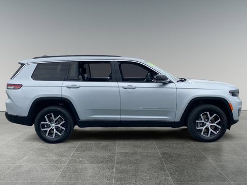 Used 2024 Jeep Grand Cherokee L Limited w/ Luxury Tech Group II AWD/4WD image 6