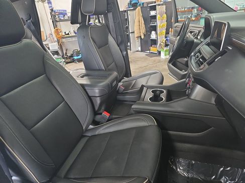 Used 2023 Chevrolet Tahoe Premier w/ Advanced Technology Package image 10