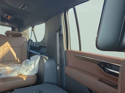 New 2026 Chevrolet Suburban High Country image 15