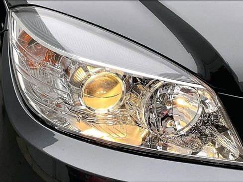 Used 2010 Mercedes-Benz C 300 Sport image 23