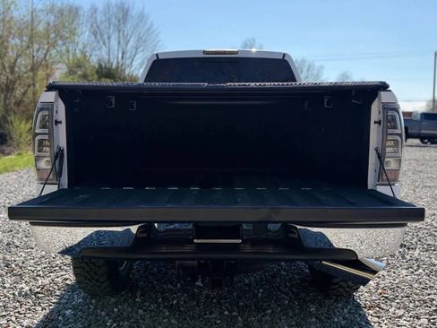 Used 2005 GMC Sierra 2500 SLT w/ Heavy-Duty Power Package image 7