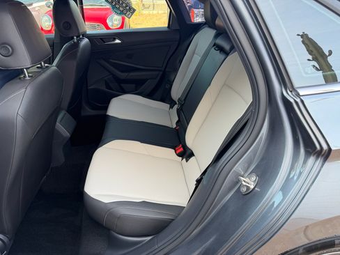 Used 2019 Volkswagen Jetta R-Line FWD image 11
