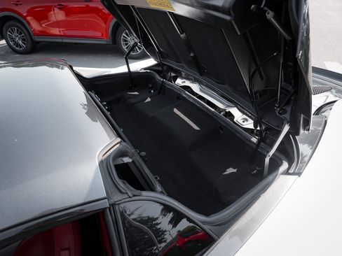 Used 2018 McLaren 570S Spider RWD image 26