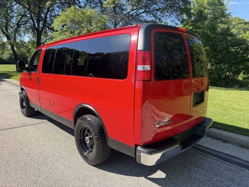 Used 2013 Chevrolet Express 1500 LT w/ LT Preferred Equipment Group AWD/4WD image 2