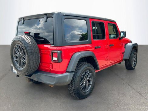 Used 2024 Jeep Wrangler Unlimited Sport AWD/4WD image 4