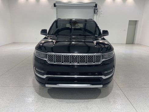 Used 2023 Jeep Grand Wagoneer Series III image 8