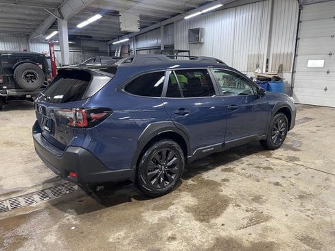 Used 2025 Subaru Outback Onyx Edition image 8