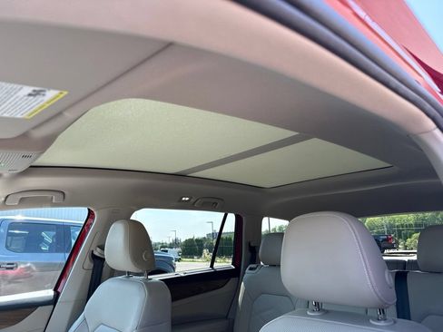 Used 2024 Volkswagen Atlas SE w/ Panoramic Sunroof Package AWD/4WD image 23