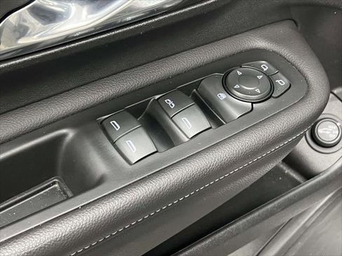 Certified 2023 GMC Terrain SLT image 18