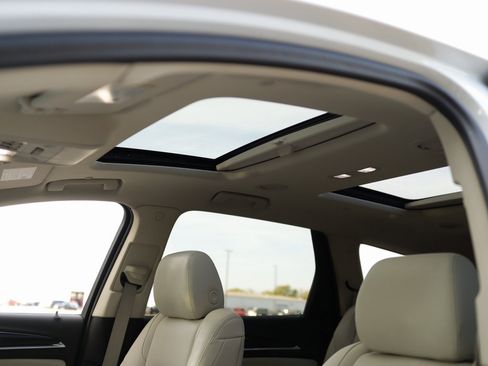 Used 2023 Buick Enclave Essence w/ Experience Buick Package image 24