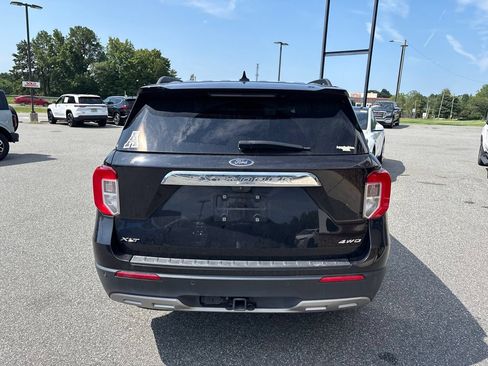 Used 2023 Ford Explorer XLT w/ Equipment Group 202A AWD/4WD image 7