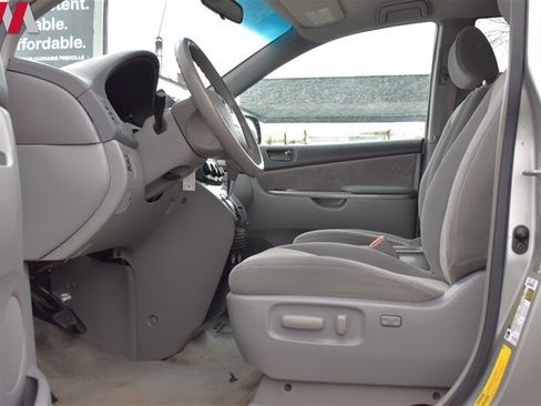Used 2008 Toyota Sienna LE AWD/4WD image 10