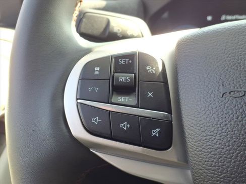 Certified 2025 Ford Explorer Active w/ Active Comfort Package image 17