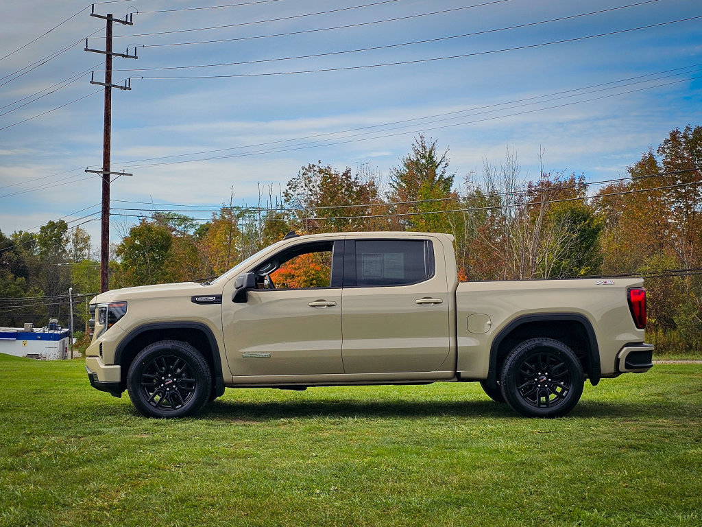 Used 2023 GMC Sierra 1500 Elevation w/ LPO, Elevation Black Package AWD/4WD image 8