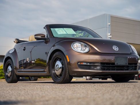 Used 2014 Volkswagen Beetle 1.8T FWD image 4