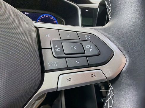 Used 2025 Volkswagen Taos SEL image 12