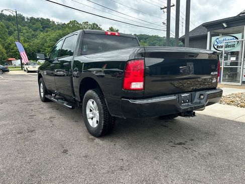 Used 2017 RAM 1500 Express AWD/4WD image 6