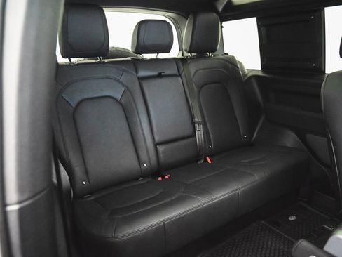 Used 2023 Land Rover Defender 90 S image 30