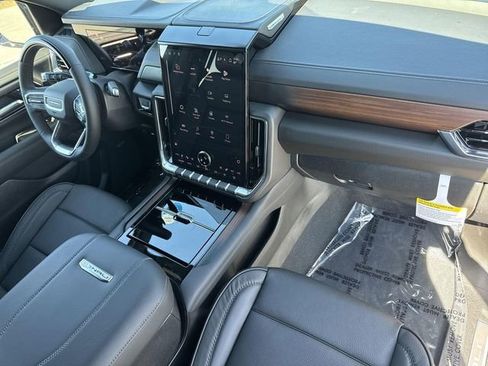 New 2026 GMC Yukon XL Denali w/ Denali Reserve Package RWD image 31