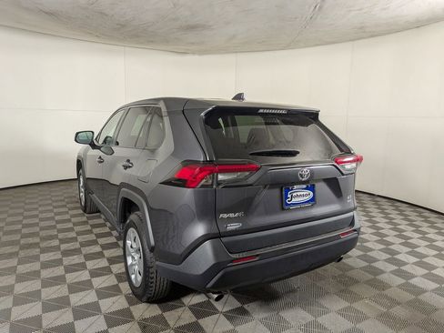 Used 2022 Toyota RAV4 LE AWD/4WD image 4