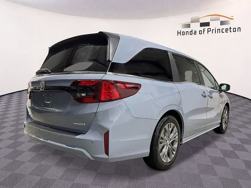 New 2026 Honda Odyssey Touring image 3