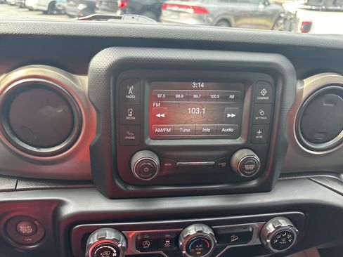 Used 2020 Jeep Wrangler Unlimited Sport image 26