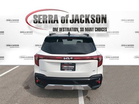 Certified 2024 Kia Seltos S image 4