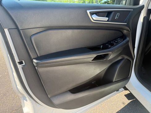 Used 2019 Ford Edge SEL w/ Equipment Group 201A AWD/4WD image 9