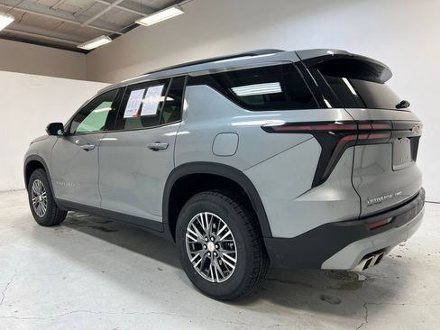 Used 2024 Chevrolet Traverse LT AWD/4WD image 11